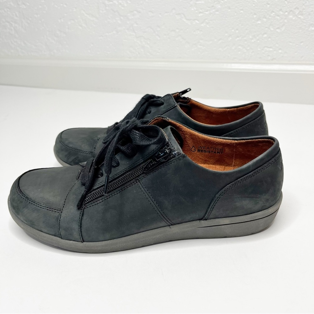 VIONIC Abigail Sneakers Size 8.5 Wide Weather Resistant